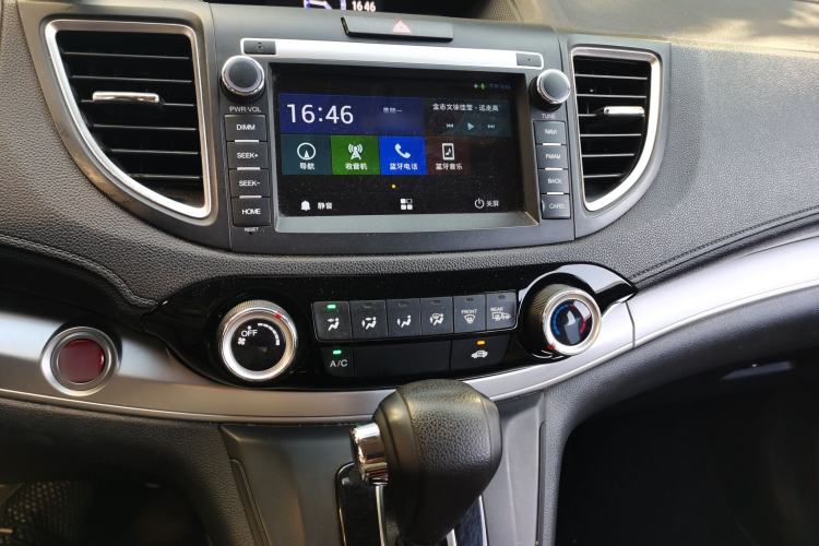 Used Honda CR-V 2015 2.0L two-wheel drive Fashion Edition Audio And AC Panel