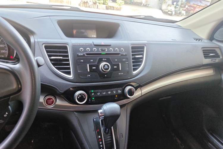 Used Honda CR-V 2015 2.0L two-wheel drive Fashion Edition Audio And AC Panel