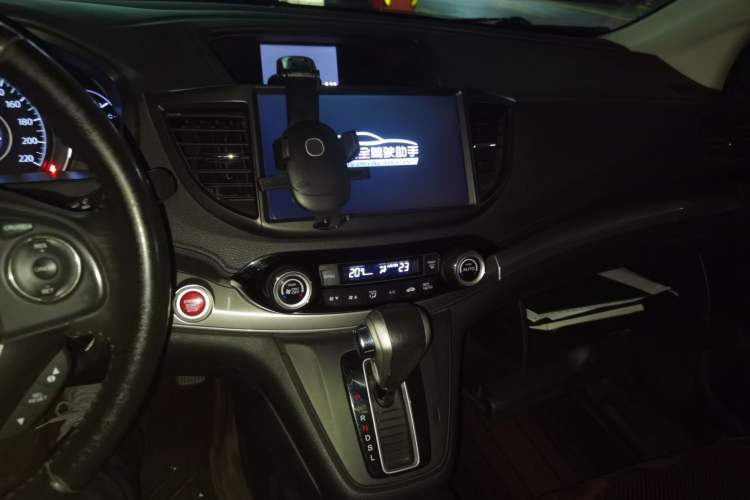 Used Honda CR-V 2015 2.4L four-wheel drive luxury version Audio And AC Panel