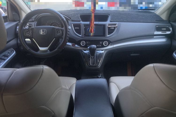 Used Honda CR-V 2015 2.4L four-wheel drive luxury version Center Console