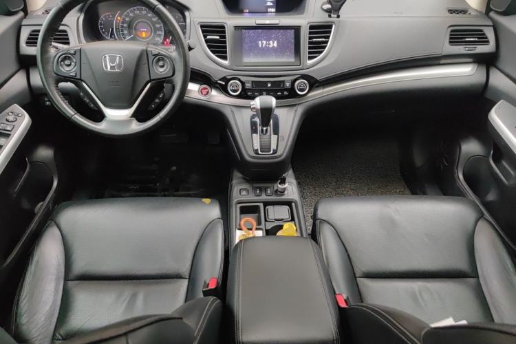 Used Honda CR-V 2015 2.4L four-wheel drive luxury version Center Console