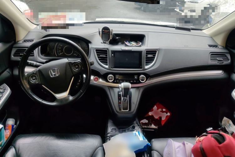 Used Honda CR-V 2015 2.4L two-wheel drive luxury version Center Console