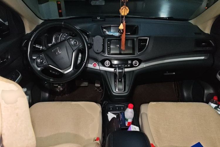 Used Honda CR-V 2015 2.4L two-wheel drive luxury version Center Console