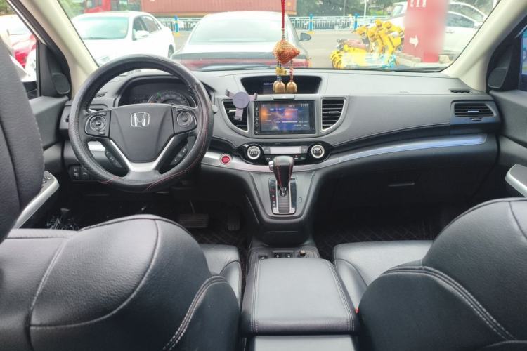 Used Honda CR-V 2015 2.4L two-wheel drive luxury version Center Console