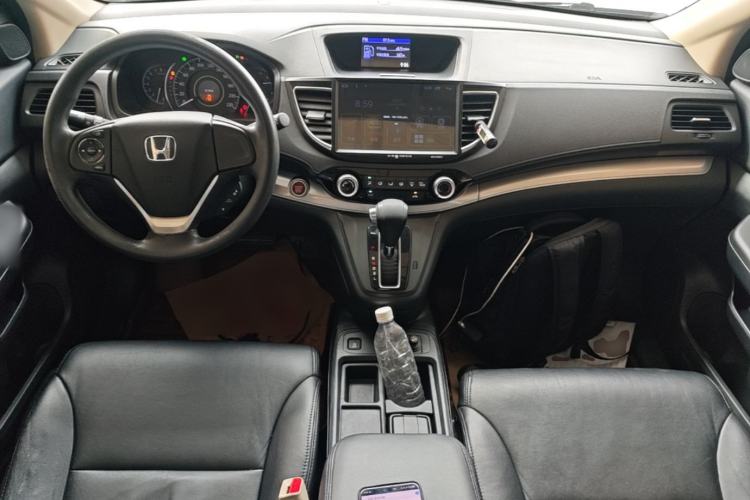 Used Honda CR-V 2015 2.0L two-wheel drive Fashion Edition Center Console