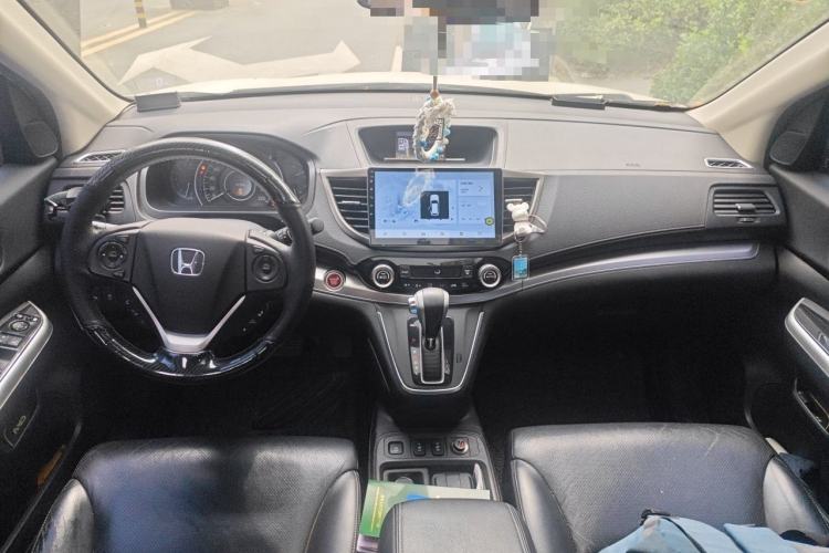 Used Honda CR-V 2015 2.4L two-wheel drive luxury version Center Console