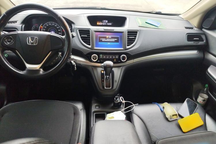 Used Honda CR-V 2015 2.0L two-wheel drive urban version Center Console