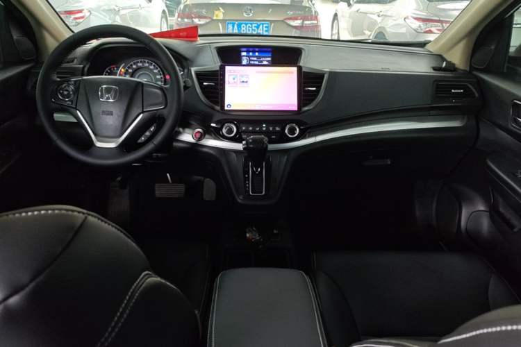 Used Honda CR-V 2015 2.0L two-wheel drive Fashion Edition Center Console