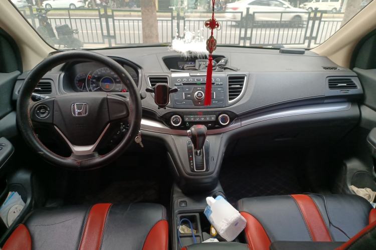 Used Honda CR-V 2015 2.0L two-wheel drive urban version Center Console