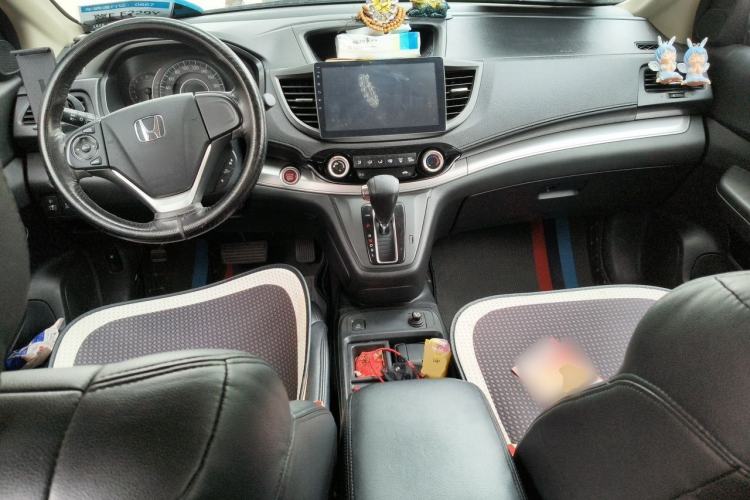 Used Honda CR-V 2015 2.0L two-wheel drive Fashion Edition Center Console