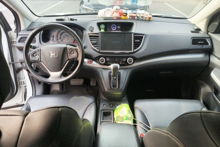 Used Honda CR-V 2015 2.4L two-wheel drive luxury version Center Console