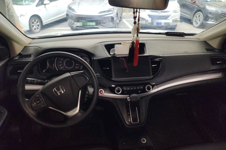Used Honda CR-V 2015 2.0L two-wheel drive Fashion Edition Center Console