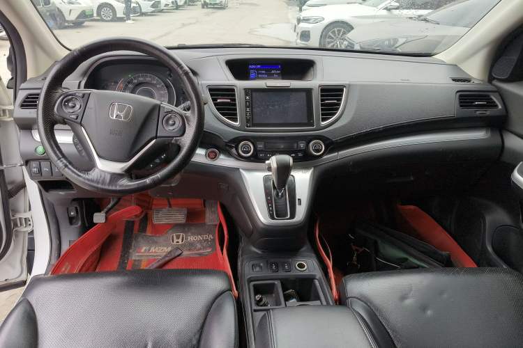 Used Honda CR-V 2015 2.4L two-wheel drive luxury version Center Console