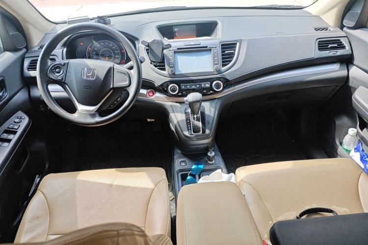 Used Honda CR-V 2015 2.0L two-wheel drive Fashion Edition Center Console