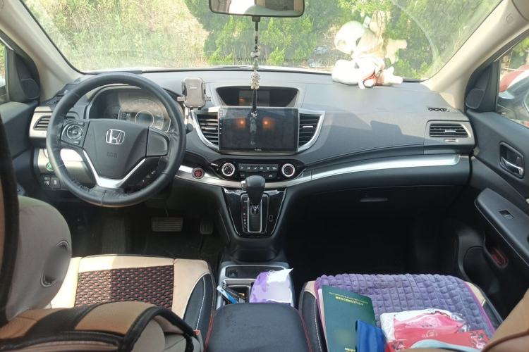Used Honda CR-V 2015 2.0L two-wheel drive Fashion Edition Center Console