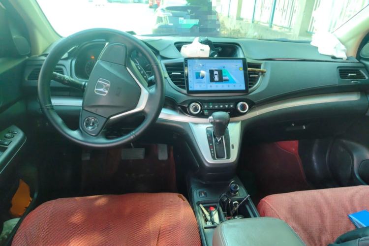 Used Honda CR-V 2015 2.0L two-wheel drive urban version Center Console