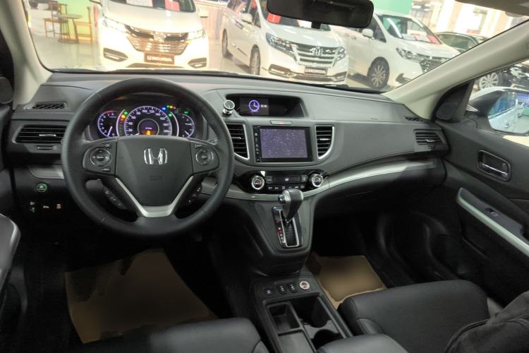 Used Honda CR-V 2015 2.4L four-wheel drive luxury version Center Console