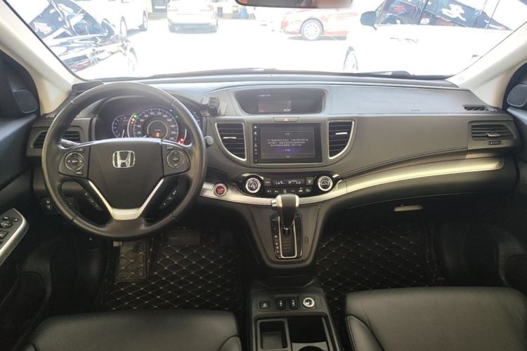 Used Honda CR-V 2015 2.4L two-wheel drive luxury version Center Console