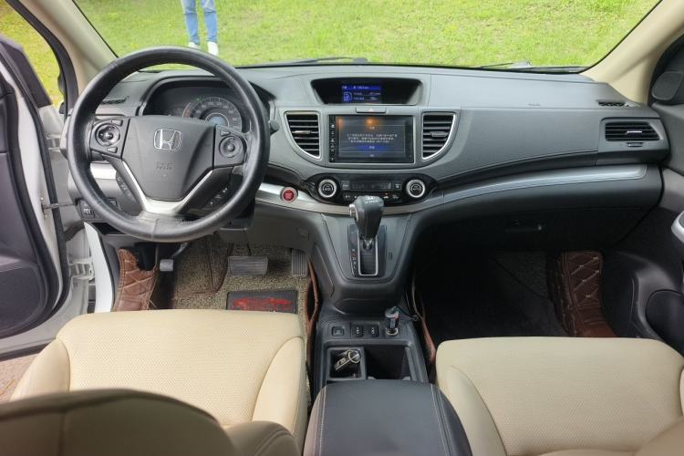 Used Honda CR-V 2015 2.4L four-wheel drive luxury version Center Console