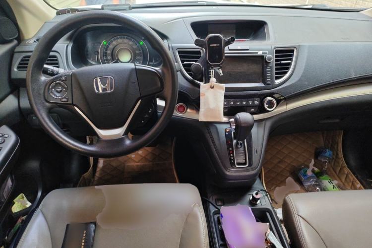 Used Honda CR-V 2015 2.0L two-wheel drive Fashion Edition Center Console