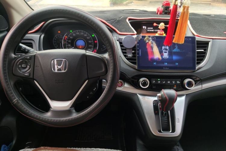 Used Honda CR-V 2015 2.0L two-wheel drive Fashion Edition Center Console