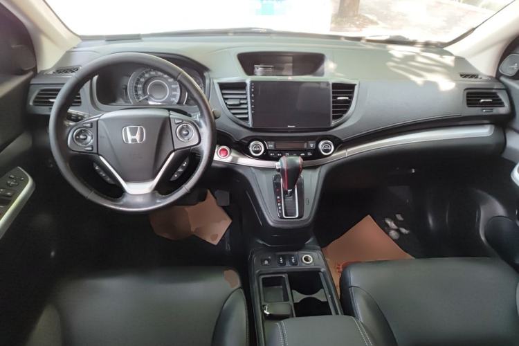 Used Honda CR-V 2015 2.4L two-wheel drive luxury version Center Console