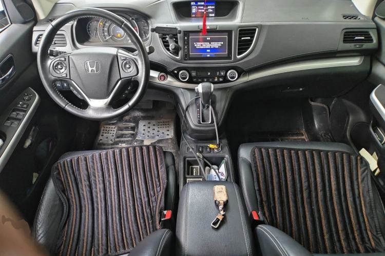 Used Honda CR-V 2015 2.4L two-wheel drive luxury version Center Console