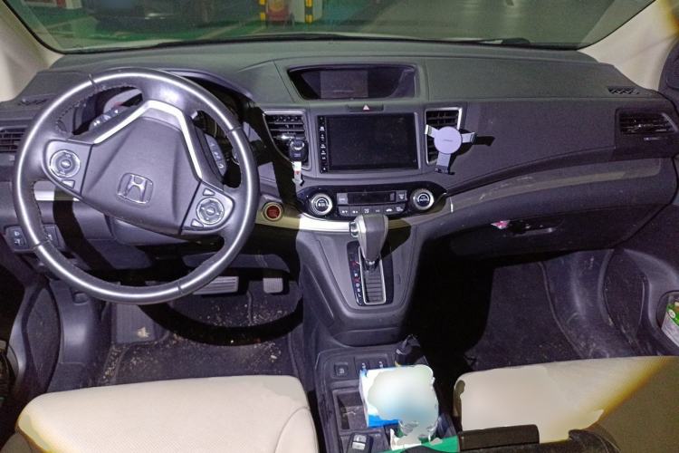 Used Honda CR-V 2015 2.4L two-wheel drive luxury version Center Console