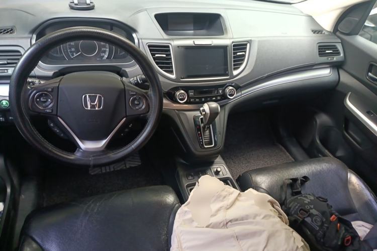 Used Honda CR-V 2015 2.4L four-wheel drive luxury version Center Console