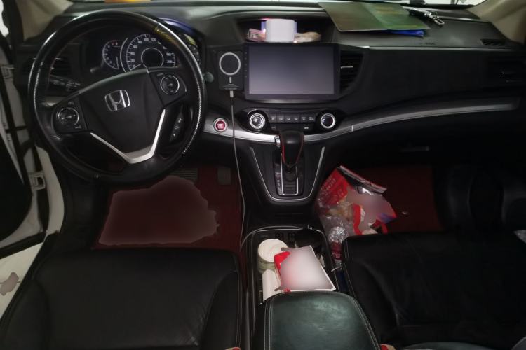 Used Honda CR-V 2015 2.0L two-wheel drive Fashion Edition Center Console