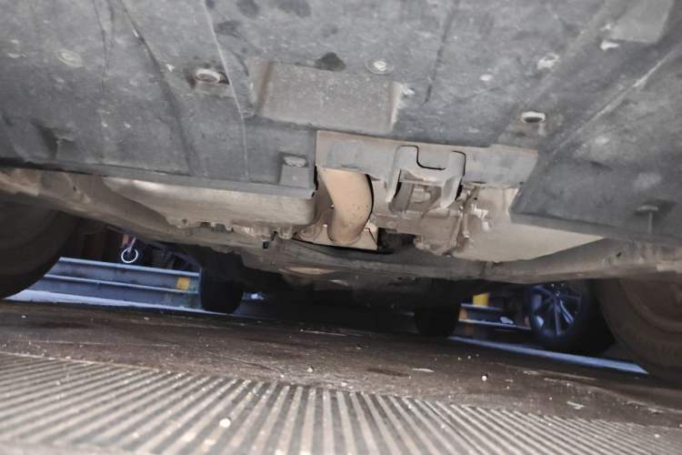 Used Honda CR-V 2015 2.4L two-wheel drive luxury version Chassis Front
