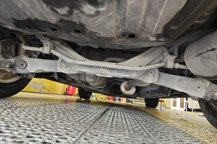 Used Honda CR-V 2015 2.0L two-wheel drive urban version Chassis Rear