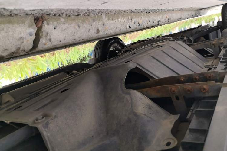 Used Honda CR-V 2015 2.0L two-wheel drive urban version Chassis Rear Left