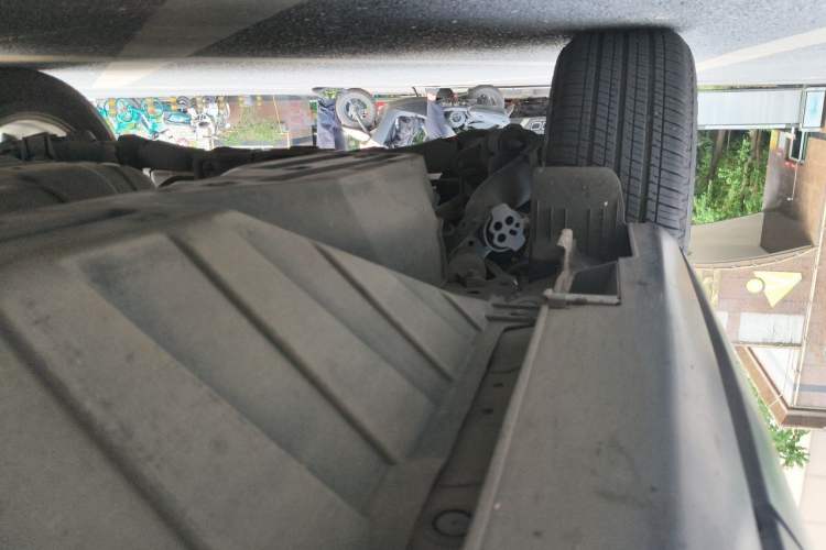 Used Honda CR-V 2015 2.4L two-wheel drive luxury version Chassis Rear Right