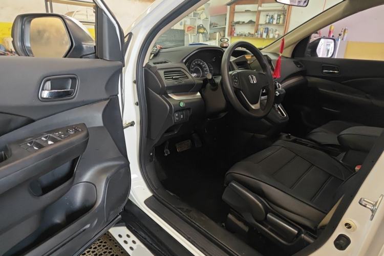 Used Honda CR-V 2015 2.0L two-wheel drive urban version Driver Seat