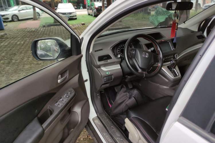 Used Honda CR-V 2015 2.0L 2WD Classic Edition Driver Seat