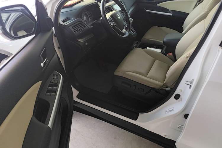 Used Honda CR-V 2015 2.4L two-wheel drive luxury version Driver Seat