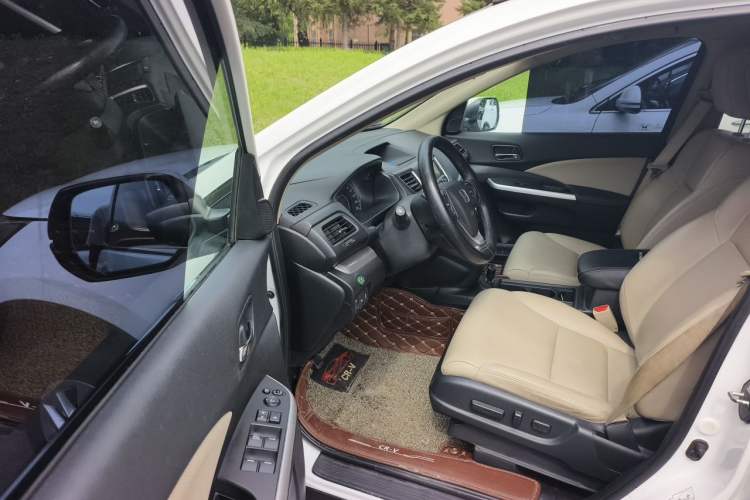 Used Honda CR-V 2015 2.4L four-wheel drive luxury version Driver Seat