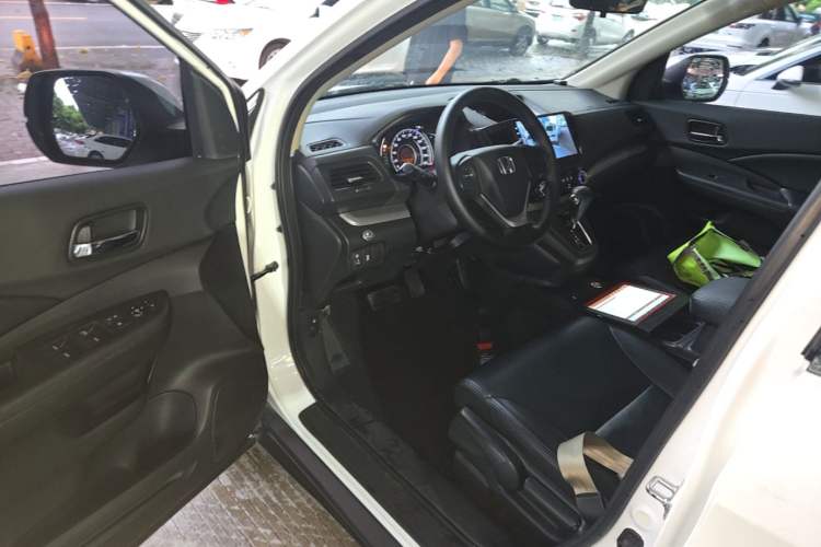 Used Honda CR-V 2015 2.0L two-wheel drive urban version Driver Seat