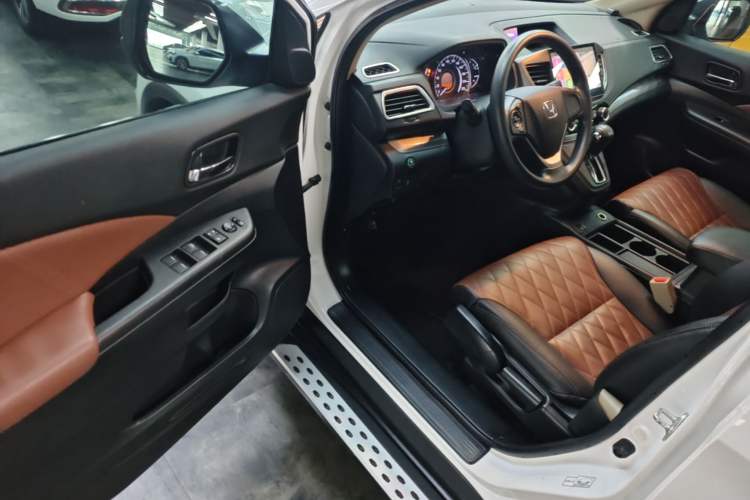 Used Honda CR-V 2015 2.0L two-wheel drive Fashion Edition Driver Seat