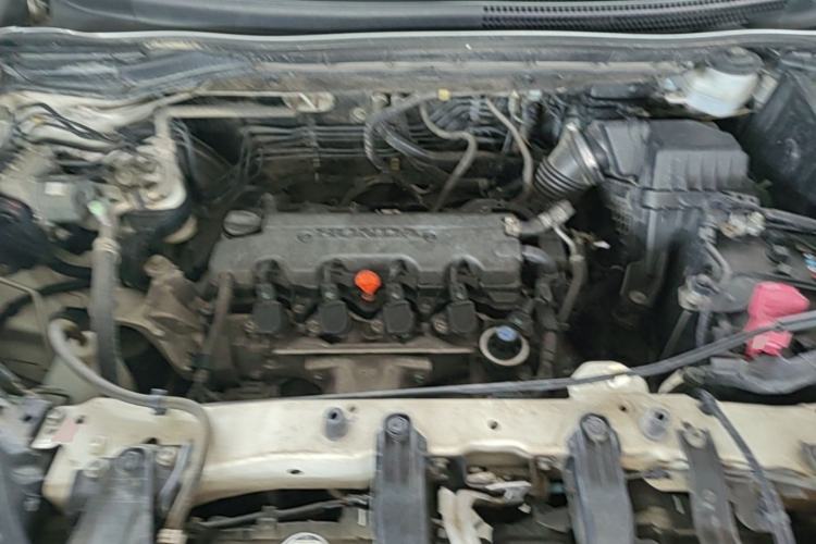 Used Honda CR-V 2015 2.0L two-wheel drive Fashion Edition Engine Bay