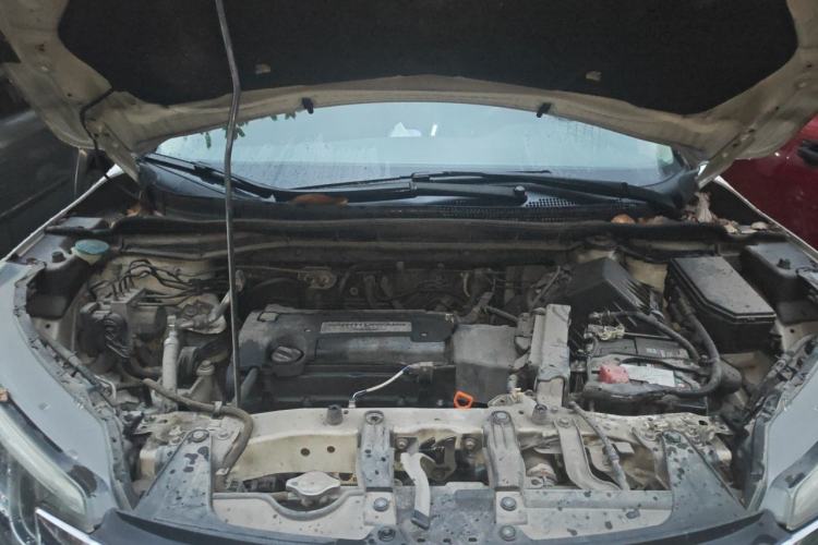 Used Honda CR-V 2015 2.4L two-wheel drive luxury version Engine Bay