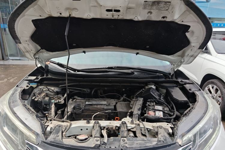 Used Honda CR-V 2015 2.4L two-wheel drive luxury version Engine Bay