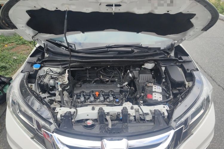 Used Honda CR-V 2015 2.0L two-wheel drive Fashion Edition Engine Bay