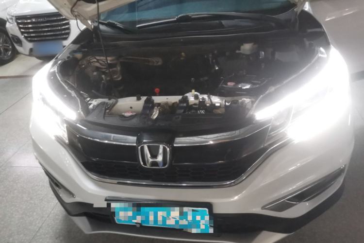 Used Honda CR-V 2015 2.0L two-wheel drive Fashion Edition Engine Bay