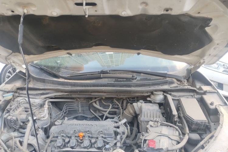 Used Honda CR-V 2015 2.0L two-wheel drive urban version Engine Bay
