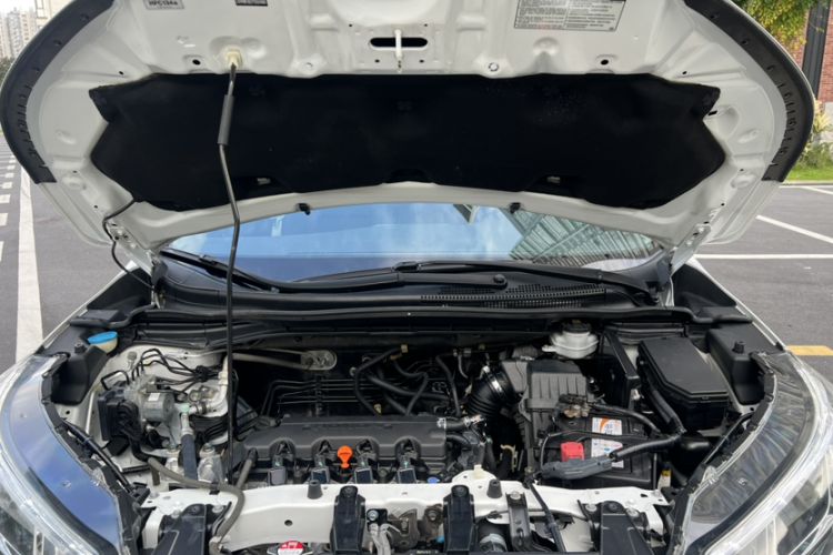 Used Honda CR-V 2015 2.0L two-wheel drive urban version Engine Bay