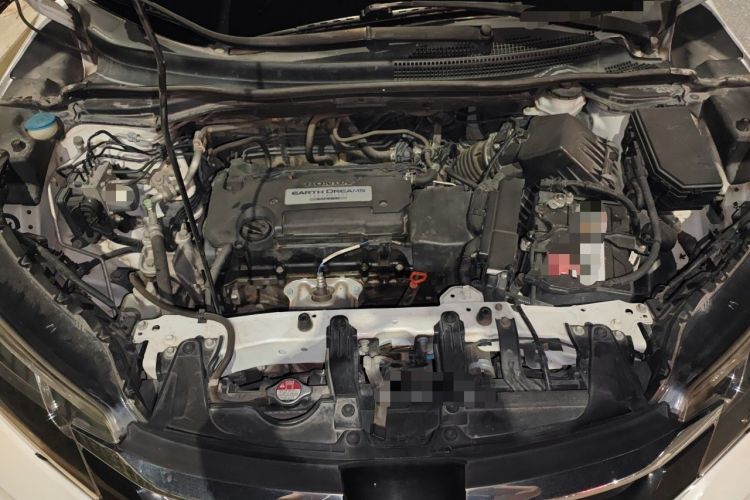 Used Honda CR-V 2015 2.4L two-wheel drive luxury version Engine Bay