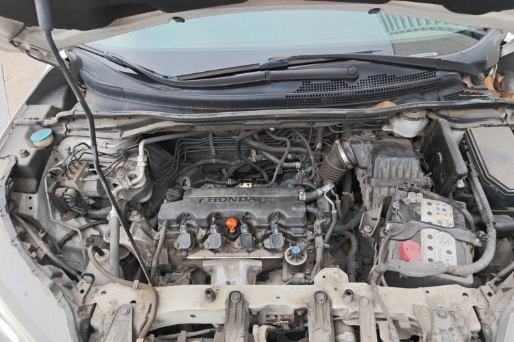 Used Honda CR-V 2015 2.0L two-wheel drive Fashion Edition Engine Bay