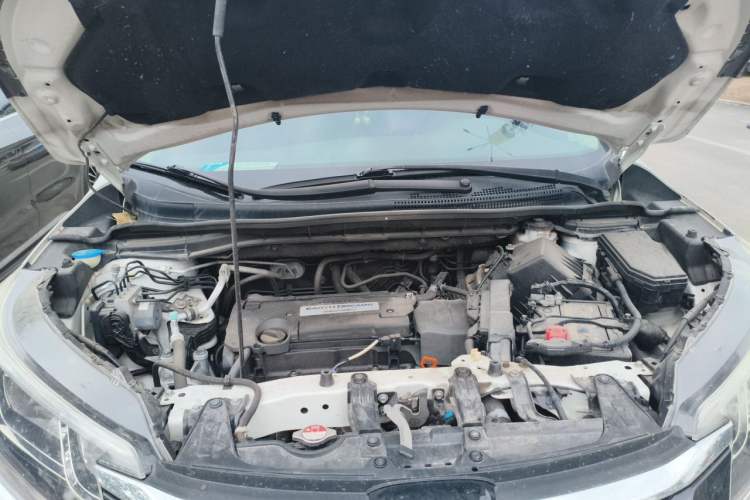 Used Honda CR-V 2015 2.4L two-wheel drive luxury version Engine Bay
